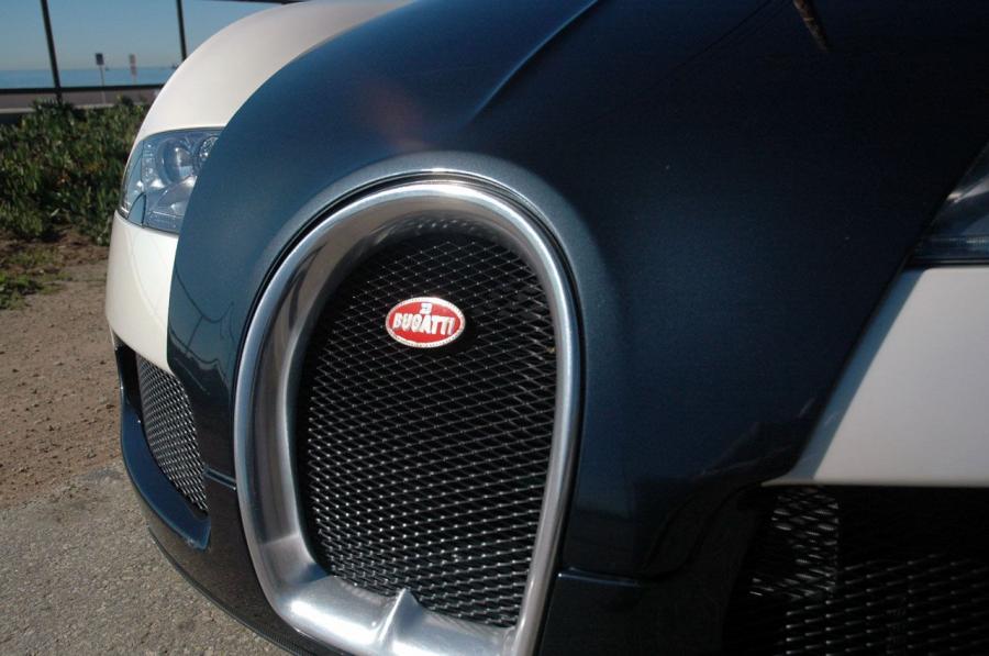  Bugatti Veyron 16.4 2007 года  (фото 3 из 28)